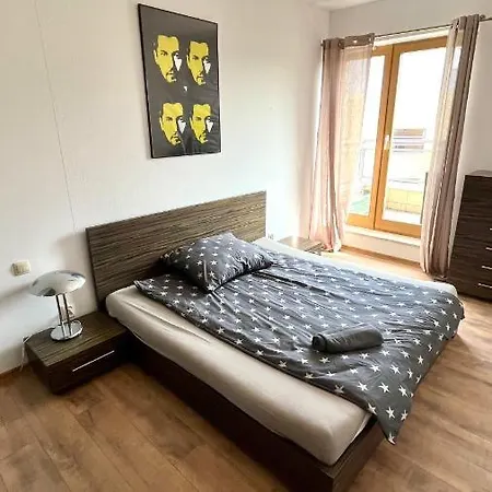 Bemowo Hostel Varşova